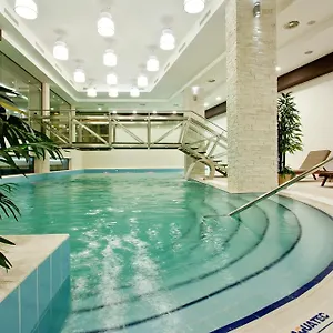4* Szálloda Earth & People & - Free Parking
